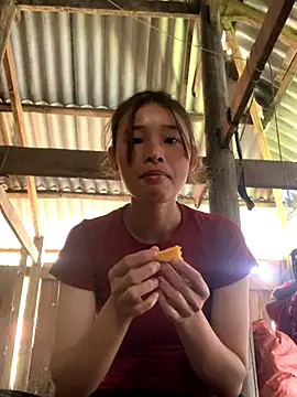 Snapshot of Han-han123 chatting on 10-29-25, 02:14 Han-han123 online show from 10-29-25, 02:14