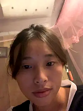 Snapshot of Han-han123 chatting on 10-30-25, 08:53 Han-han123 online show from 10-30-25, 08:53