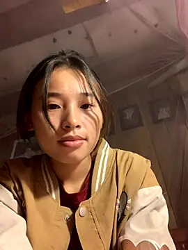 Snapshot of Han-han123 chatting on 11-14-25, 07:23 Han-han123 online show from 11-14-25, 07:23