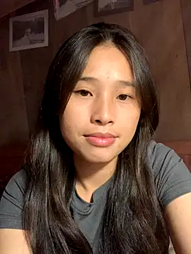 Snapshot of Han-han123 chatting on 11-15-25, 12:45 Han-han123 online show from 11-15-25, 12:45