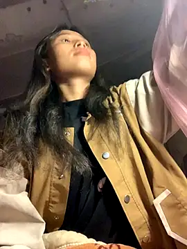 Snapshot of Han-han123 chatting on 11-17-25, 09:53 Han-han123 online show from 11-17-25, 09:53