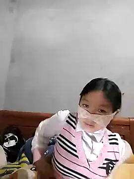 Snapshot of Han-han123 chatting on 12-14-25, 09:08 Han-han123 online show from 12-14-25, 09:08