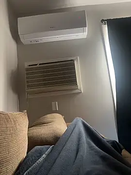 Snapshot of yeisonrrrr chatting on 10-14-25, 09:04 yeisonrrrr online show from 10-14-25, 09:04