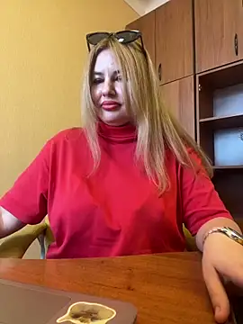 Snapshot of Passion-Blondy chatting on 04-30-26, 08:42 Passion-Blondy online show from 04-30-26, 08:42