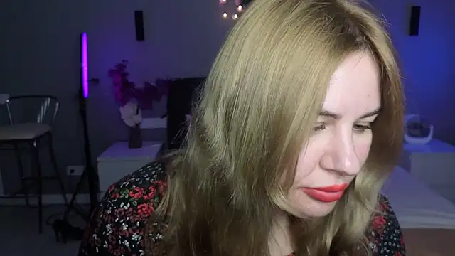 Snapshot of Passion-Blondy chatting on 05-07-26, 06:24 Passion-Blondy online show from 05-07-26, 06:24