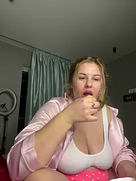 Snapshot of Passion-Blondy chatting on 05-15-26, 07:21 Passion-Blondy online show from 05-15-26, 07:21