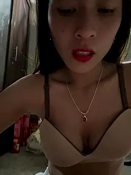 Snapshot of hi-hi-zz chatting on 12-13-25, 11:21 hi-hi-zz online show from 12-13-25, 11:21