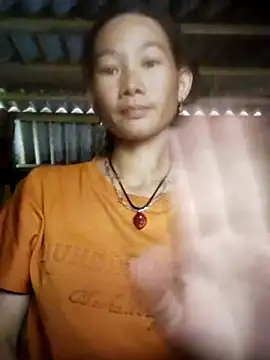 Snapshot of gio-thu chatting on 10-13-25, 04:34 gio-thu online show from 10-13-25, 04:34