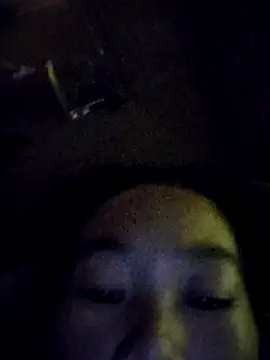 Snapshot of gio-thu chatting on 10-15-25, 07:30 gio-thu online show from 10-15-25, 07:30