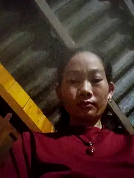 Snapshot of gio-thu chatting on 10-15-25, 11:16 gio-thu online show from 10-15-25, 11:16