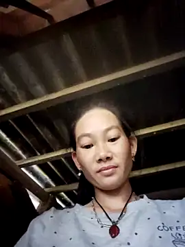 Snapshot of gio-thu chatting on 10-17-25, 07:33 gio-thu online show from 10-17-25, 07:33