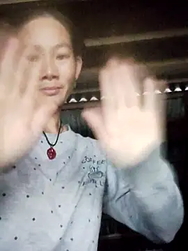 Snapshot of gio-thu chatting on 10-18-25, 01:08 gio-thu online show from 10-18-25, 01:08