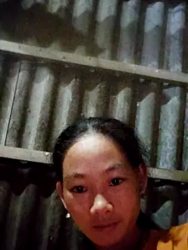 Snapshot of gio-thu chatting on 10-20-25, 11:32 gio-thu online show from 10-20-25, 11:32