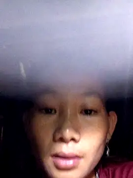 Snapshot of gio-thu chatting on 10-21-25, 01:17 gio-thu online show from 10-21-25, 01:17