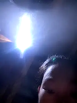 Snapshot of gio-thu chatting on 10-21-25, 01:23 gio-thu online show from 10-21-25, 01:23