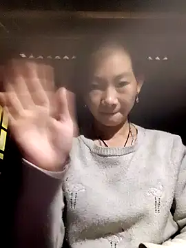 Snapshot of gio-thu chatting on 10-22-25, 01:28 gio-thu online show from 10-22-25, 01:28