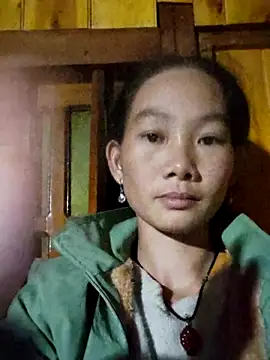 Snapshot of gio-thu chatting on 10-22-25, 01:55 gio-thu online show from 10-22-25, 01:55