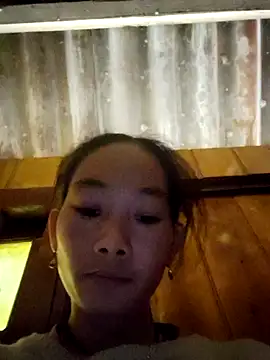 Snapshot of gio-thu chatting on 10-23-25, 02:22 gio-thu online show from 10-23-25, 02:22