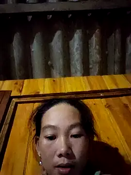 Snapshot of gio-thu chatting on 10-24-25, 02:46 gio-thu online show from 10-24-25, 02:46