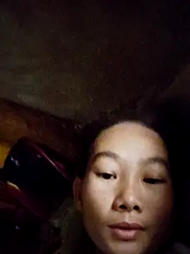 Snapshot of gio-thu chatting on 10-26-25, 04:40 gio-thu online show from 10-26-25, 04:40