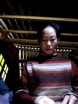 Snapshot of gio-thu chatting on 11-05-25, 03:50 gio-thu online show from 11-05-25, 03:50