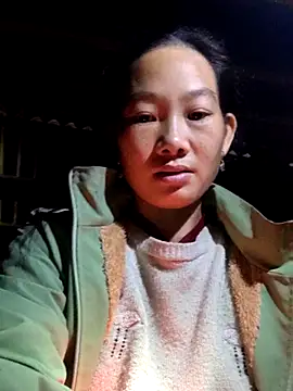 Snapshot of gio-thu chatting on 11-12-25, 02:23 gio-thu online show from 11-12-25, 02:23