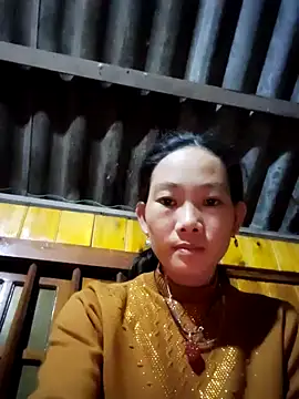 Snapshot of gio-thu chatting on 11-13-25, 04:06 gio-thu online show from 11-13-25, 04:06