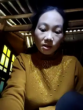 Snapshot of gio-thu chatting on 11-14-25, 05:39 gio-thu online show from 11-14-25, 05:39