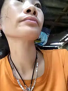 Snapshot of gio-thu chatting on 11-15-25, 05:49 gio-thu online show from 11-15-25, 05:49