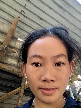 Snapshot of gio-thu chatting on 11-24-25, 05:40 gio-thu online show from 11-24-25, 05:40