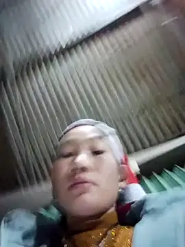 Snapshot of gio-thu chatting on 11-25-25, 11:43 gio-thu online show from 11-25-25, 11:43