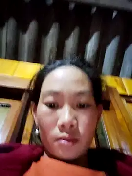 Snapshot of gio-thu chatting on 12-14-25, 12:43 gio-thu online show from 12-14-25, 12:43