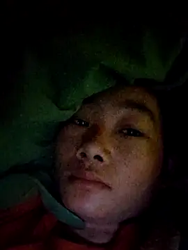 Snapshot of gio-thu chatting on 12-17-25, 02:17 gio-thu online show from 12-17-25, 02:17