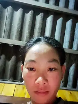 Snapshot of gio-thu chatting on 12-19-25, 10:06 gio-thu online show from 12-19-25, 10:06