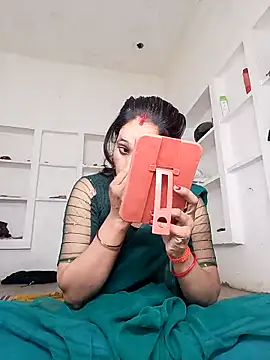 Snapshot of Cuty_tanya chatting on 02-18-26, 04:47 Cuty tanya online show from 02-18-26, 04:47