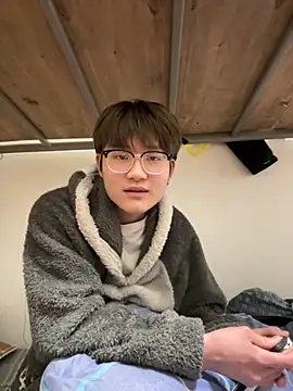 KK-cuteboy online show from 12-04-25, 02:48