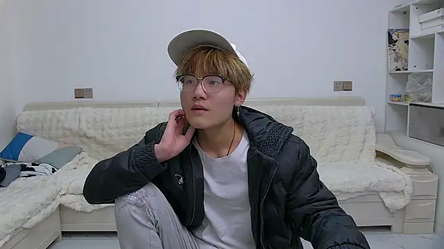 KK-cuteboy online show from 02-24-26, 10:46