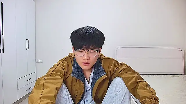 KK-cuteboy online show from 05-03-26, 12:00