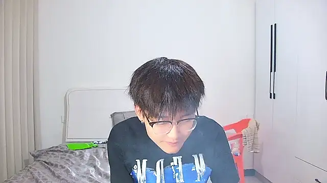 KK-cuteboy online show from 06-04-26, 12:33
