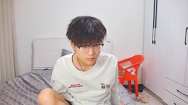 KK-cuteboy online show from 06-09-26, 11:33