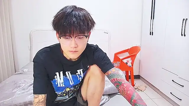 KK-cuteboy online show from 06-12-26, 05:17