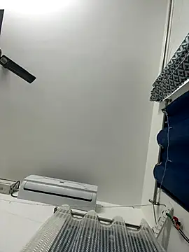 Snapshot of Miami_198 chatting on 11-04-25, 06:07 Miami 198 online show from 11-04-25, 06:07