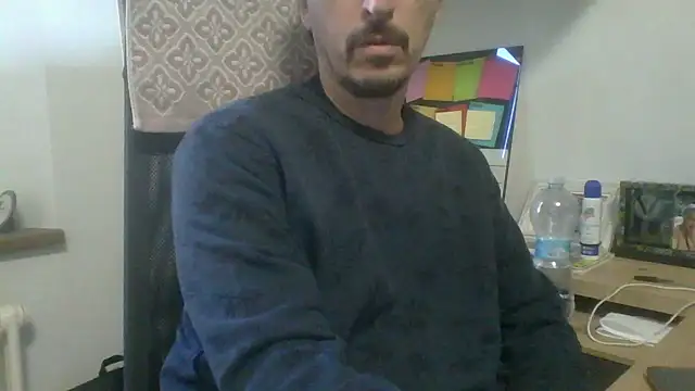 Snapshot of Kawayleo chatting on 10-29-25, 11:12 Kawayleo online show from 10-29-25, 11:12