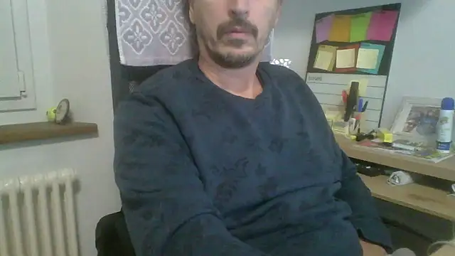 Snapshot of Kawayleo chatting on 10-29-25, 11:17 Kawayleo online show from 10-29-25, 11:17