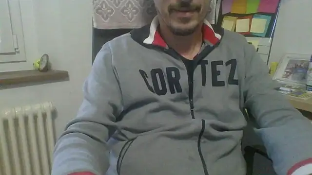 Snapshot of Kawayleo chatting on 10-30-25, 11:22 Kawayleo online show from 10-30-25, 11:22