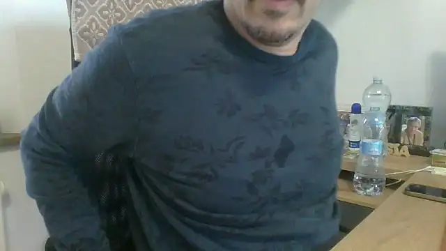 Snapshot of Kawayleo chatting on 11-14-25, 09:08 Kawayleo online show from 11-14-25, 09:08