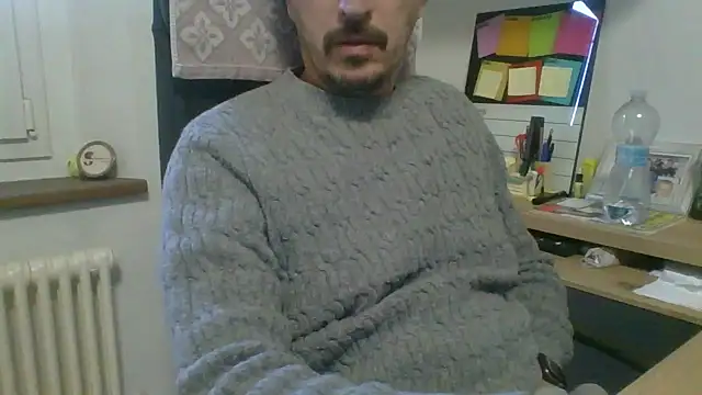 Snapshot of Kawayleo chatting on 11-19-25, 01:00 Kawayleo online show from 11-19-25, 01:00