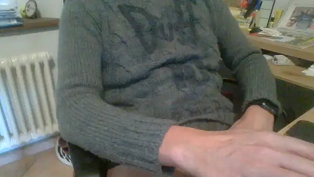 Snapshot of Kawayleo chatting on 01-13-26, 12:32 Kawayleo online show from 01-13-26, 12:32