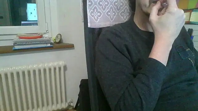 Snapshot of Kawayleo chatting on 02-11-26, 04:01 Kawayleo online show from 02-11-26, 04:01