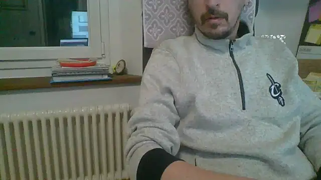 Snapshot of Kawayleo chatting on 02-18-26, 09:49 Kawayleo online show from 02-18-26, 09:49